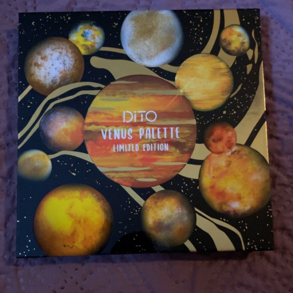 Eyeshadow palette